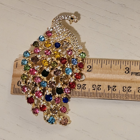 Peacock Brooch "Colorful" Rhinestones & Crystals - Picture 4 of 5